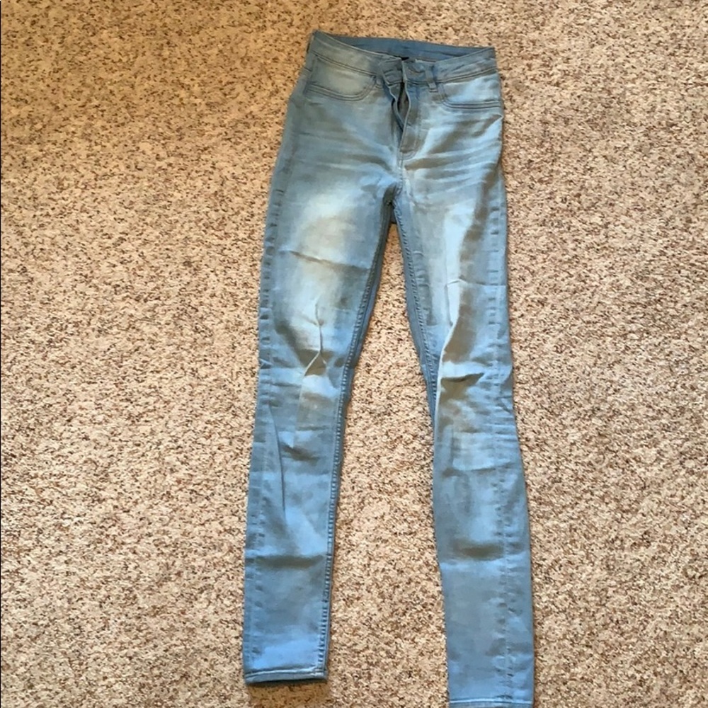 Light wash high waisted skinny jeans